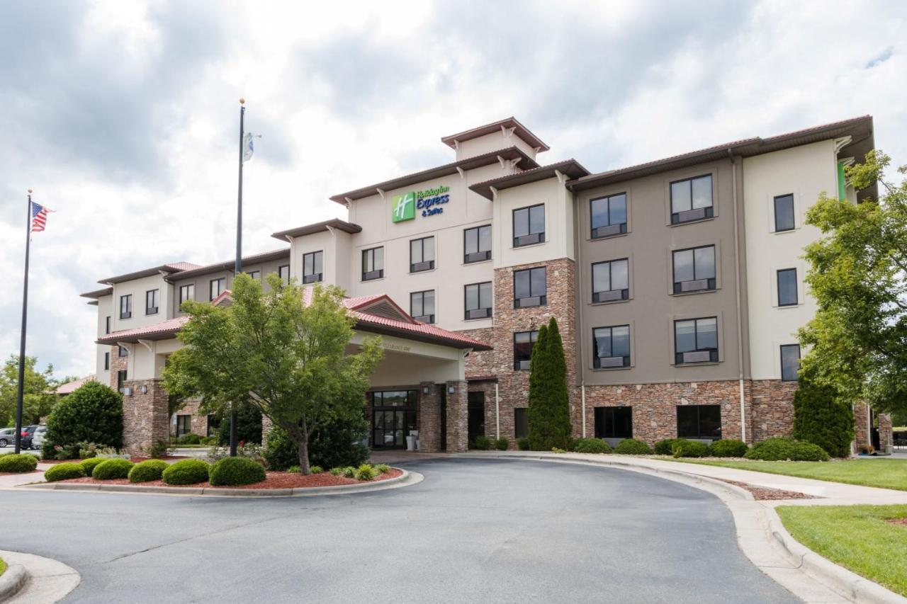 Holiday Inn Express & Suites Lexington North West-The Vineyard By Ihg Exterior foto