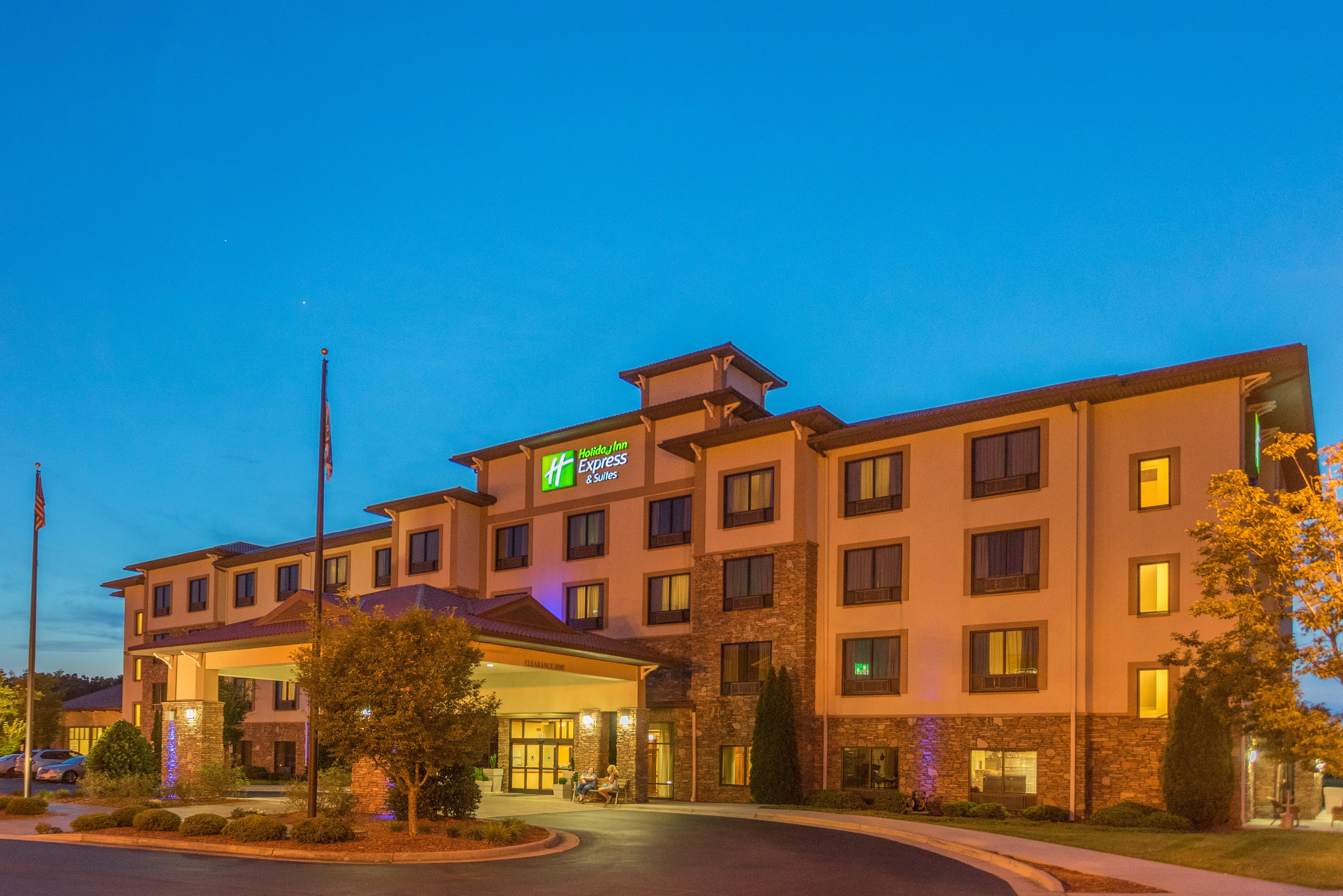 Holiday Inn Express & Suites Lexington North West-The Vineyard By Ihg Exterior foto